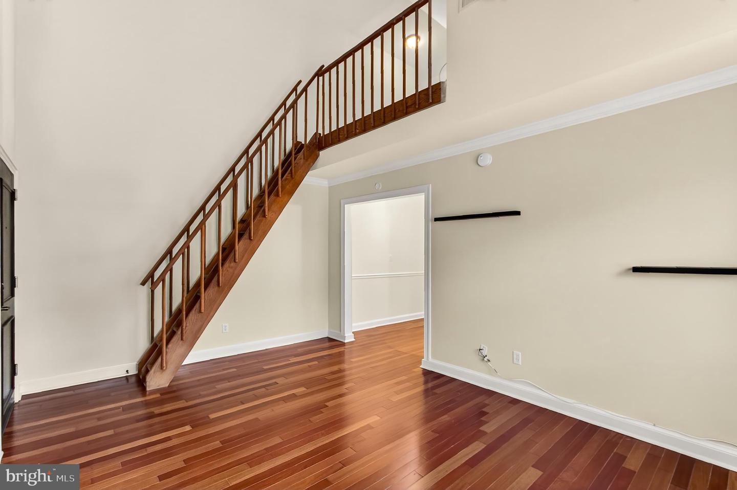 718 S Washington St #304 Property Photo 7