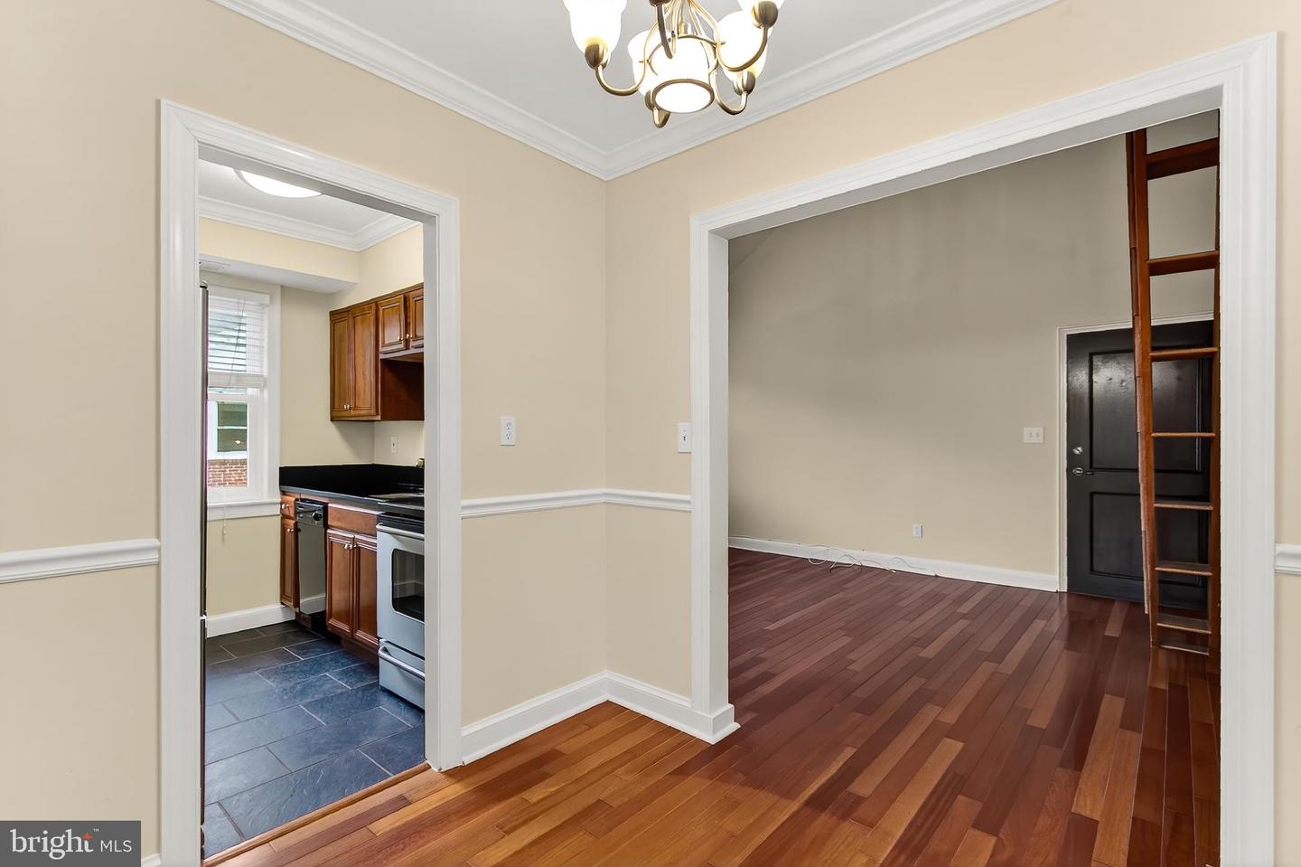 718 S Washington St #304 Property Photo 9