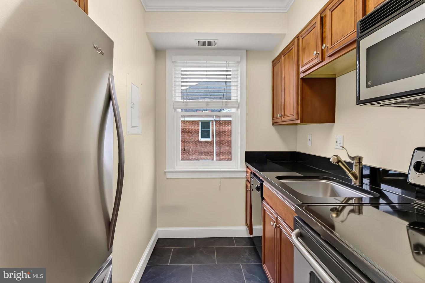 718 S Washington St #304 Property Photo 10