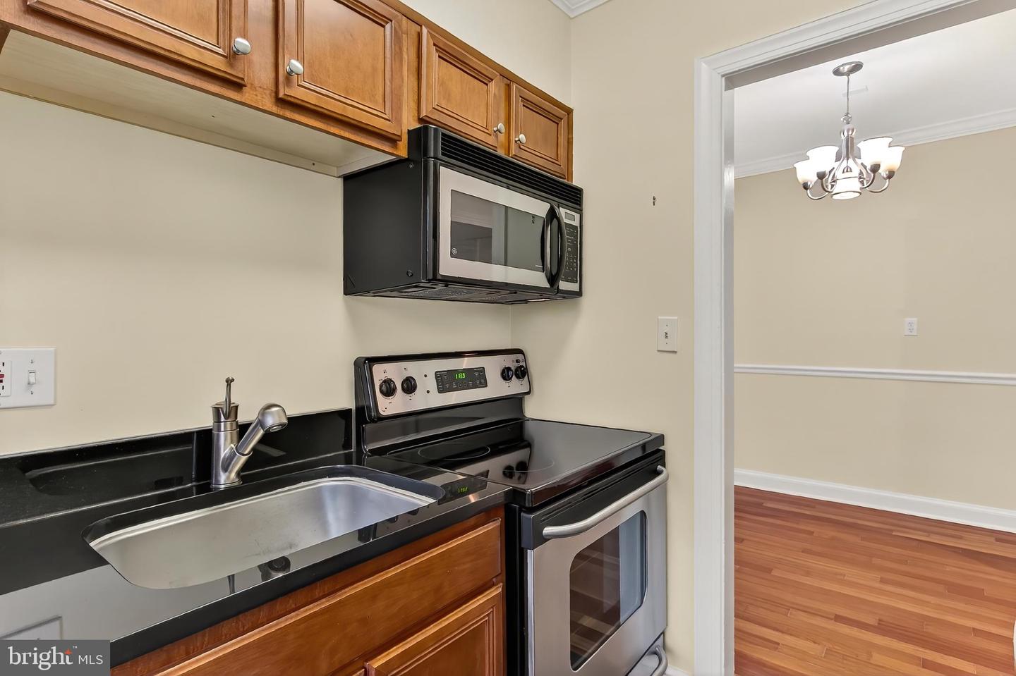 718 S Washington St #304 Property Photo 12