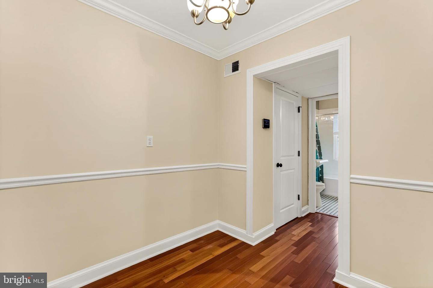 718 S Washington St #304 Property Photo 13