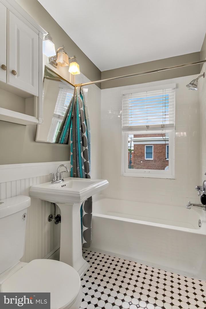 718 S Washington St #304 Property Photo 14