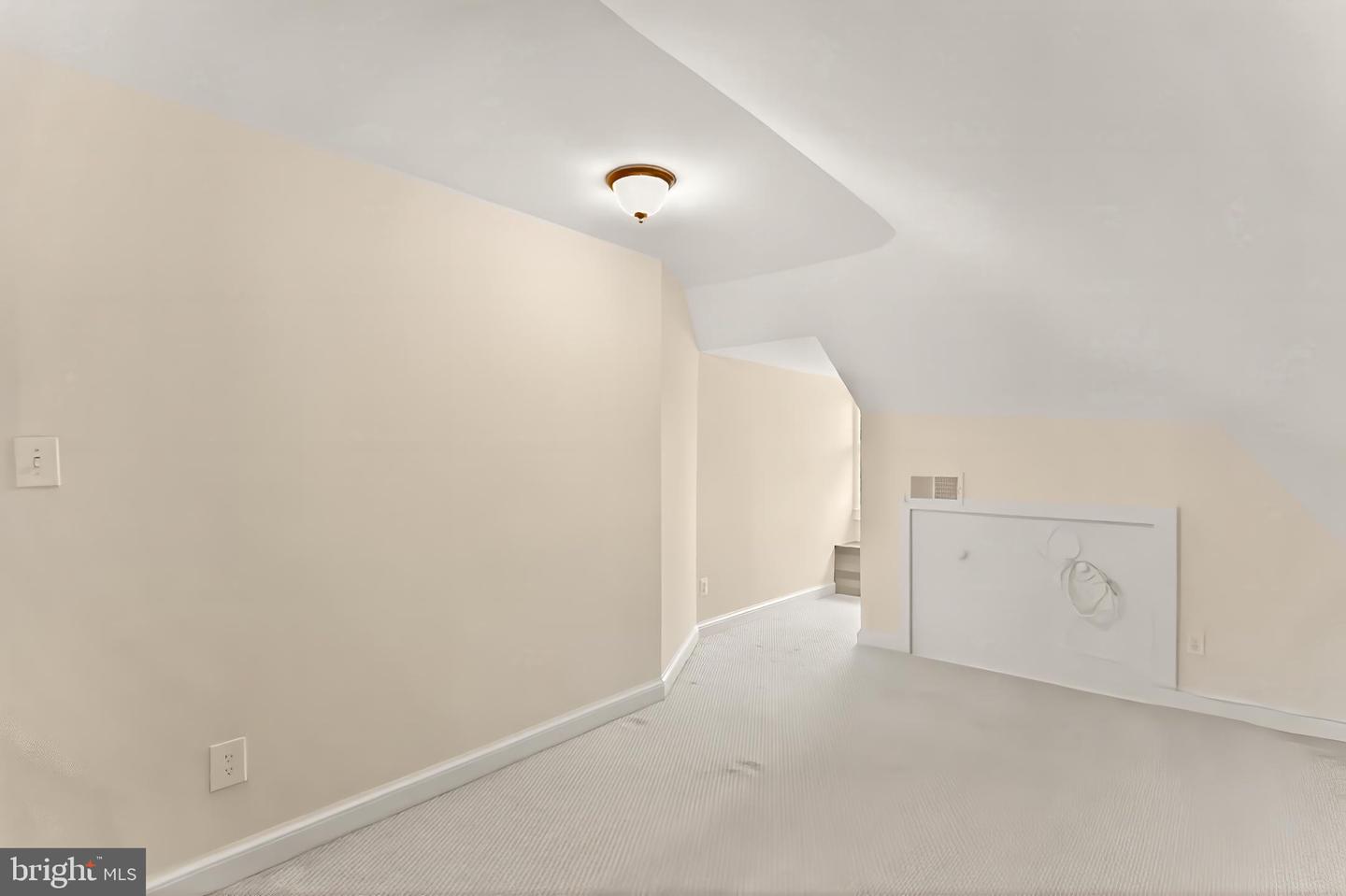 718 S Washington St #304 Property Photo 21