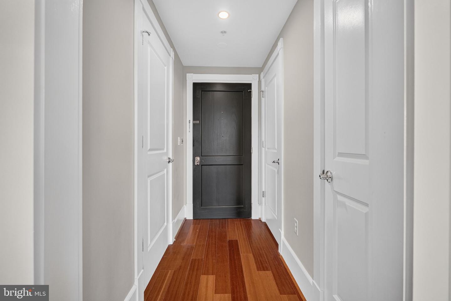 900 N Washington St #302e Property Photo 6