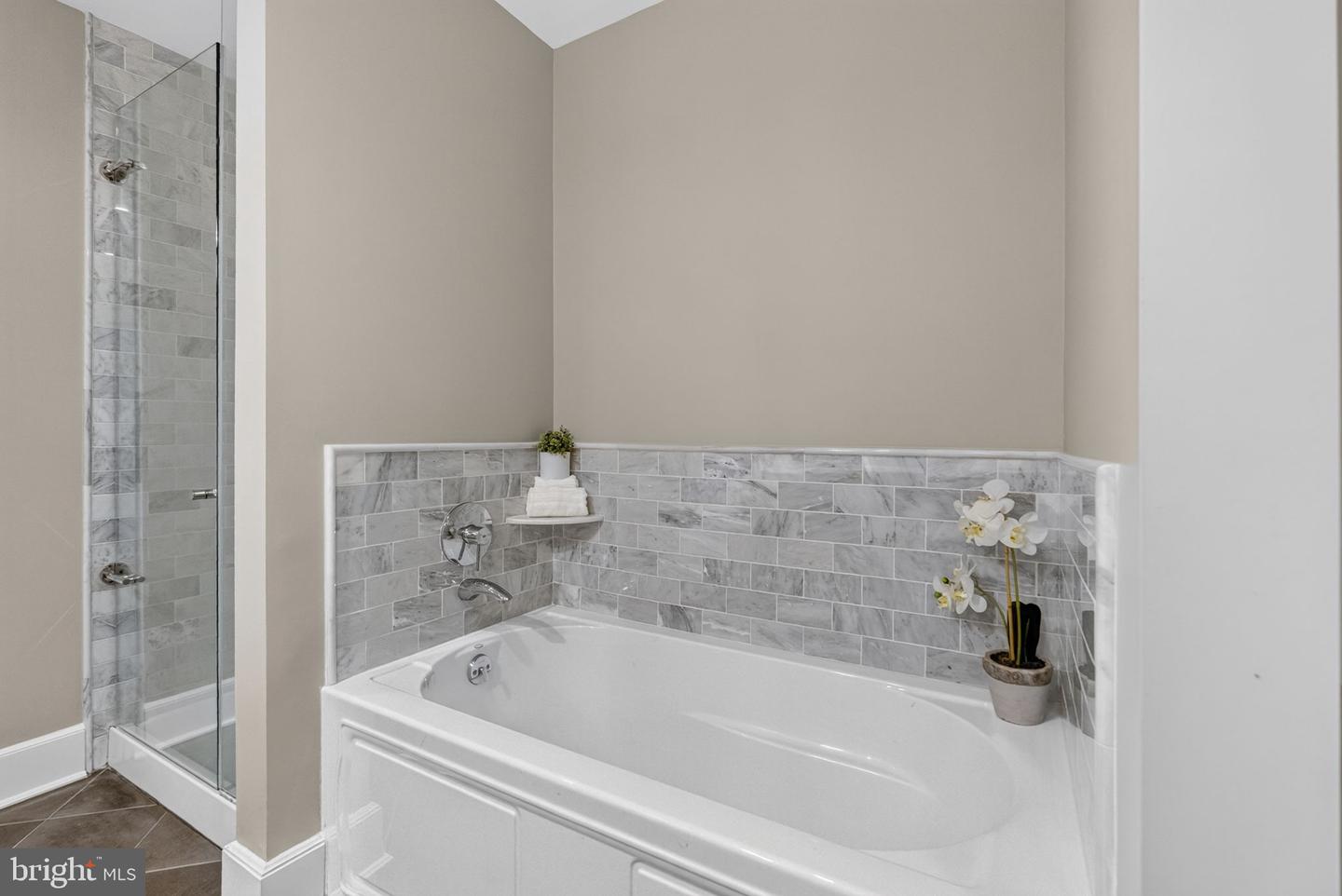 900 N Washington St #302e Property Photo 31