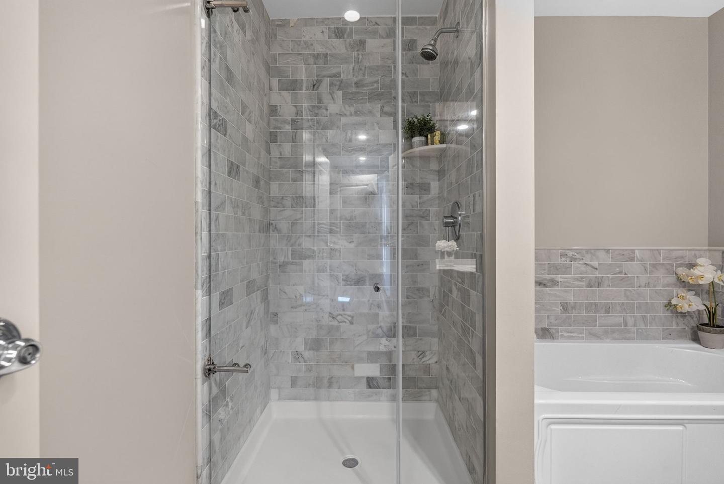 900 N Washington St #302e Property Photo 32