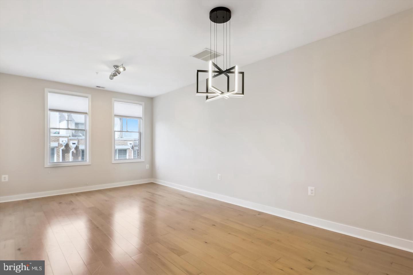 181 E Reed Ave #305 Property Photo 2