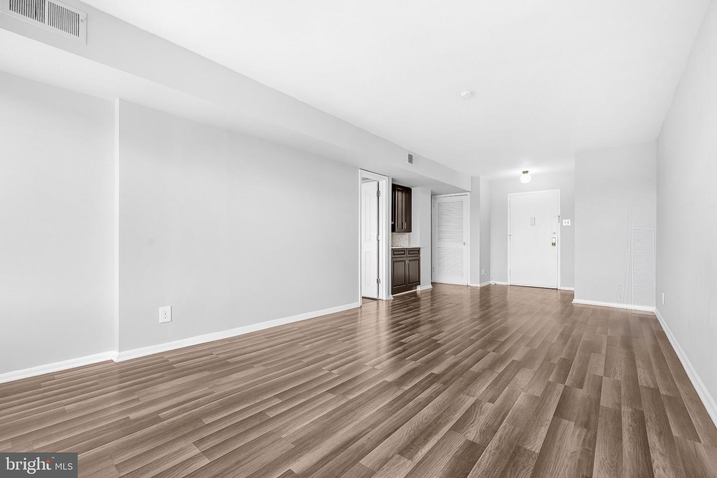 VAAX2066392 Property Photo 3