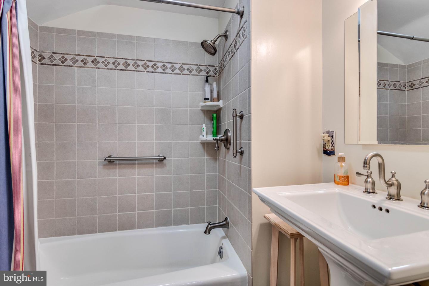 2705 Fordham Rd Property Photo 22