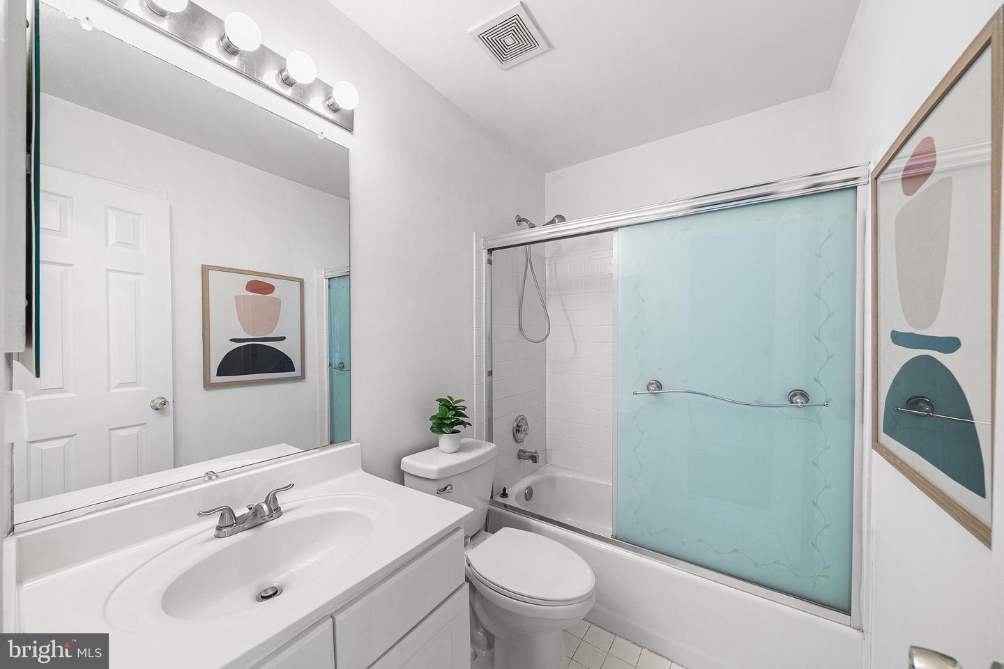3913 Charles Ave Property Photo 20
