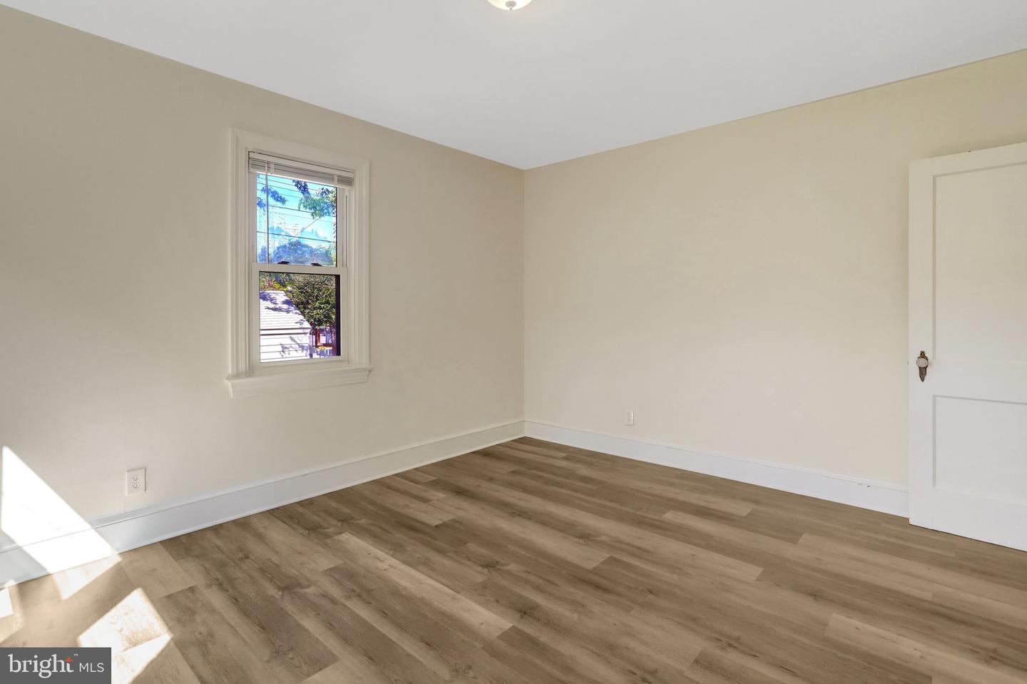 34 E Walnut St Property Photo 13