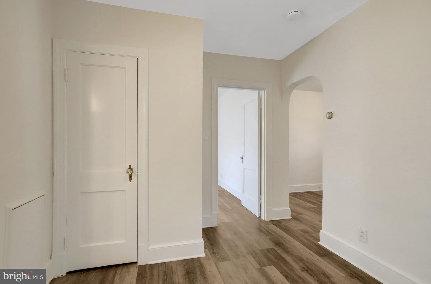 34 E Walnut St Property Photo 17