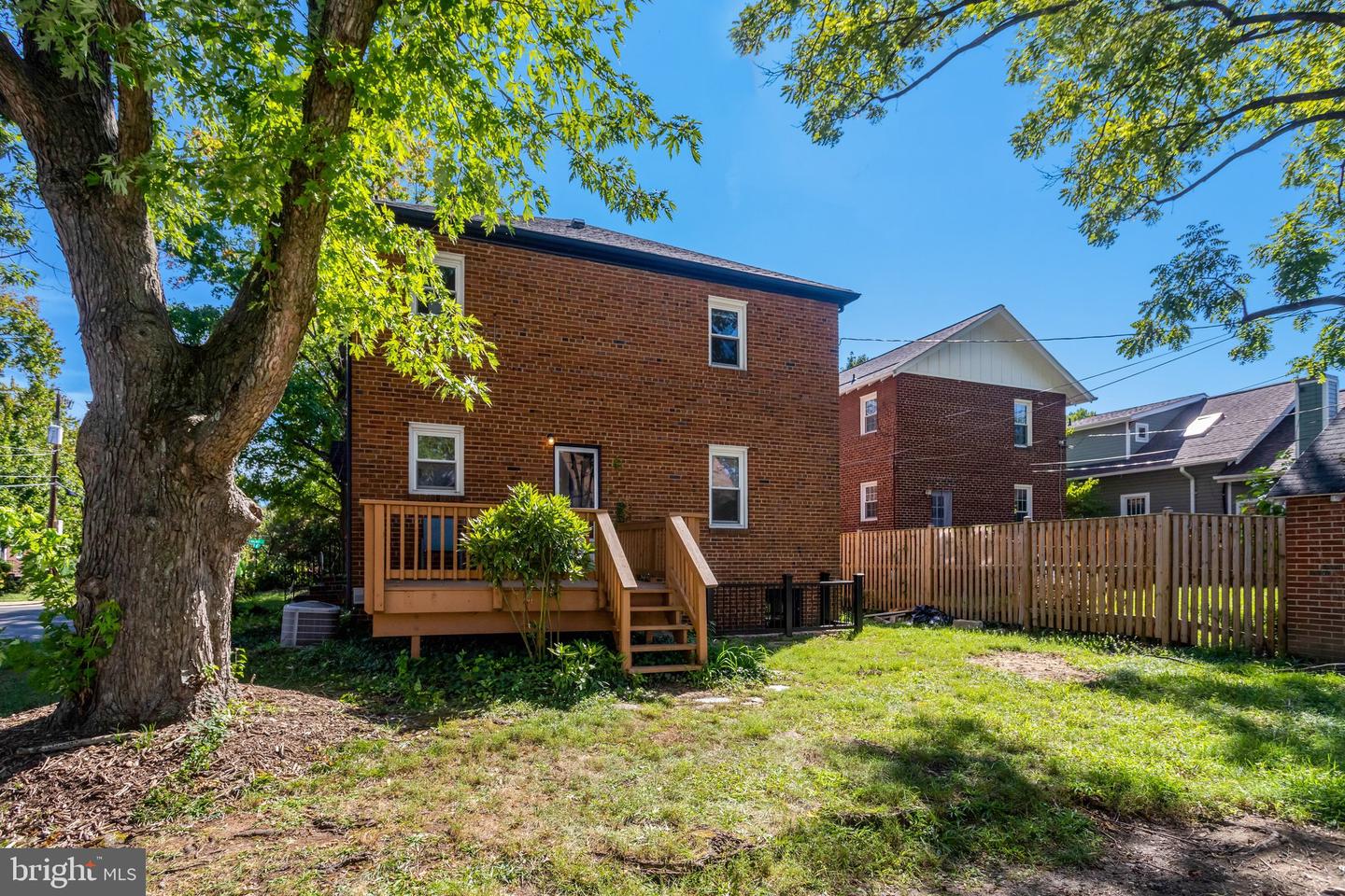 34 E Walnut St Property Photo 22