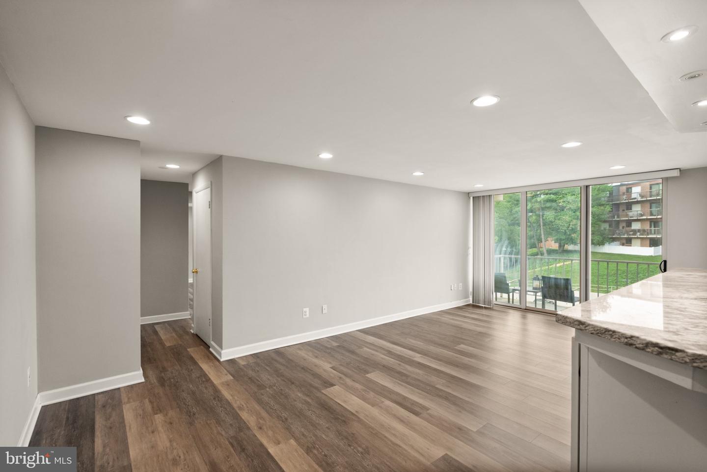 4520 King St #406 Property Photo 7