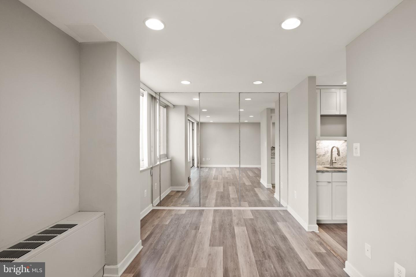 4520 King St #406 Property Photo 16