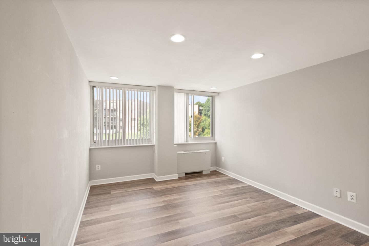 4520 King St #406 Property Photo 25