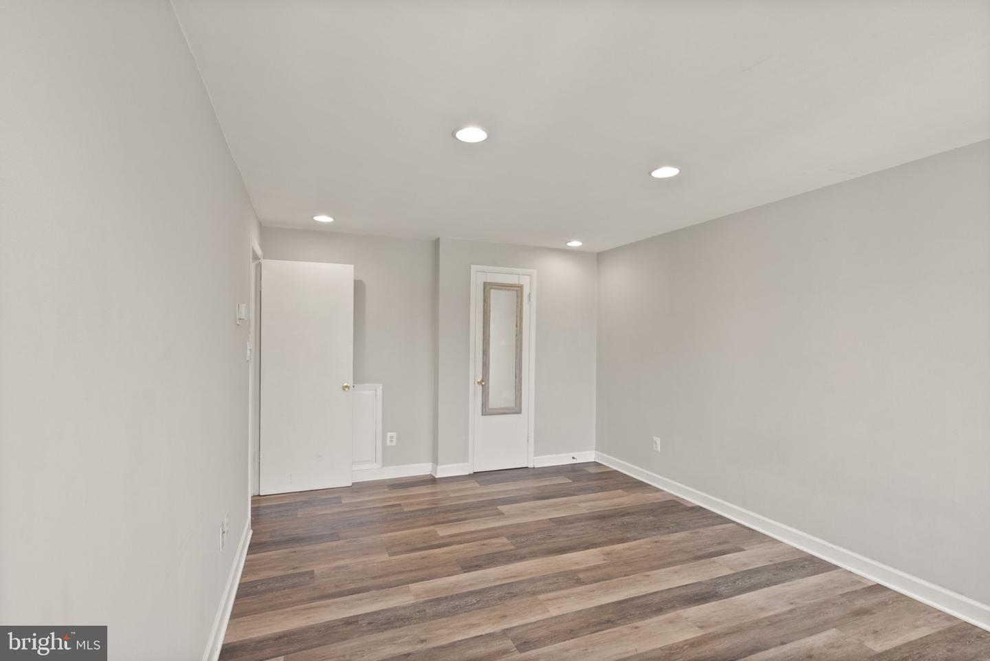 4520 King St #406 Property Photo 27