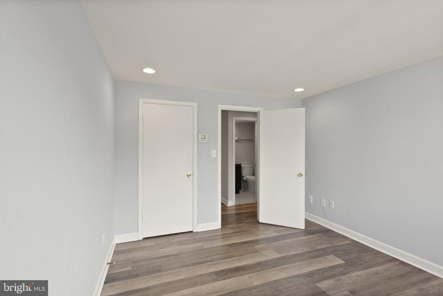 4520 King St #406 Property Photo 32