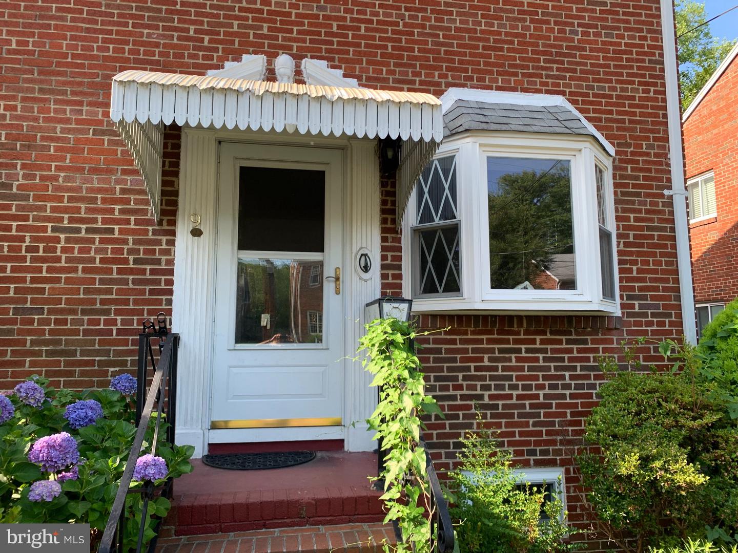 9 E Myrtle St Property Photo 2