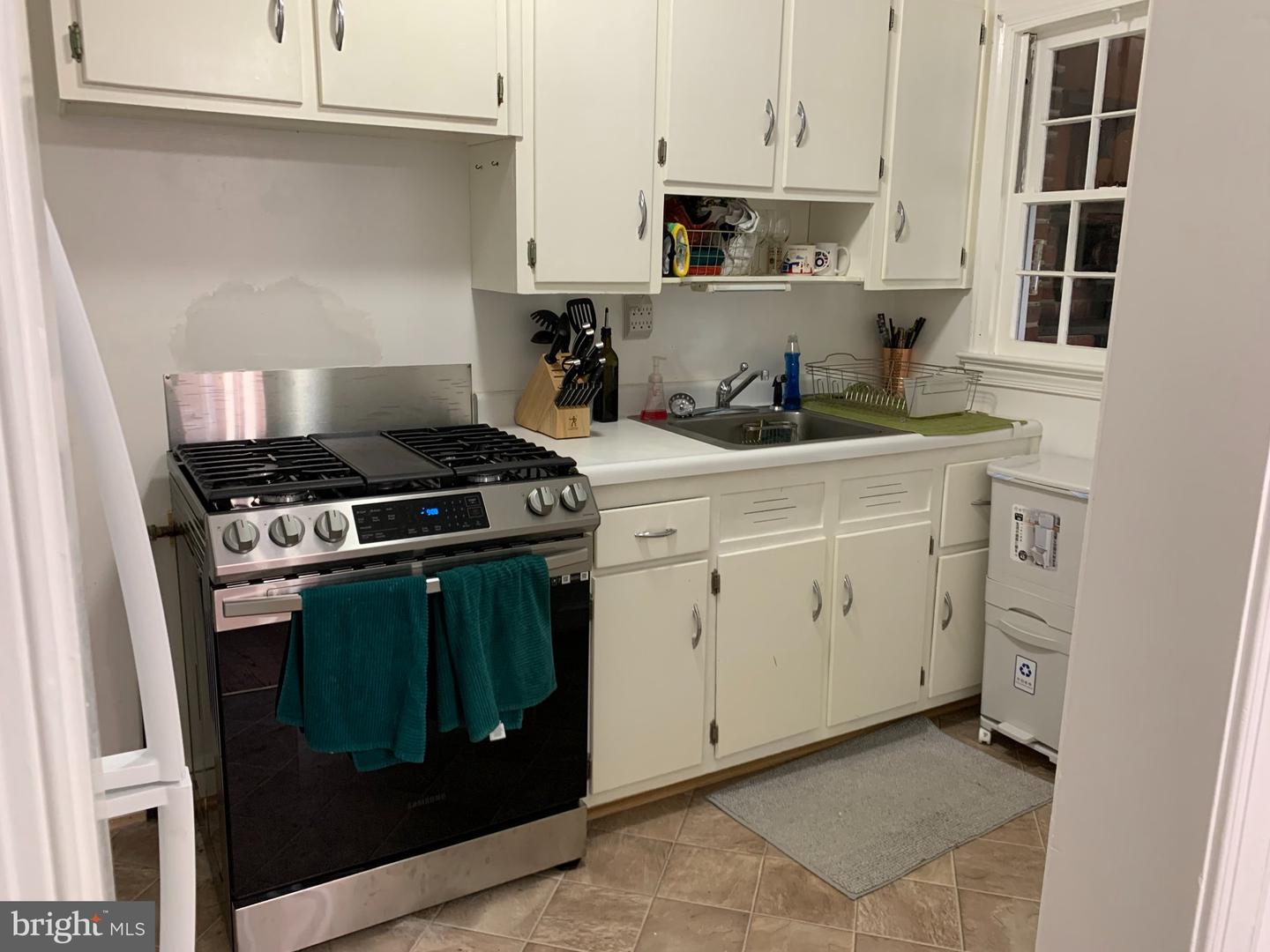 9 E Myrtle St Property Photo 8
