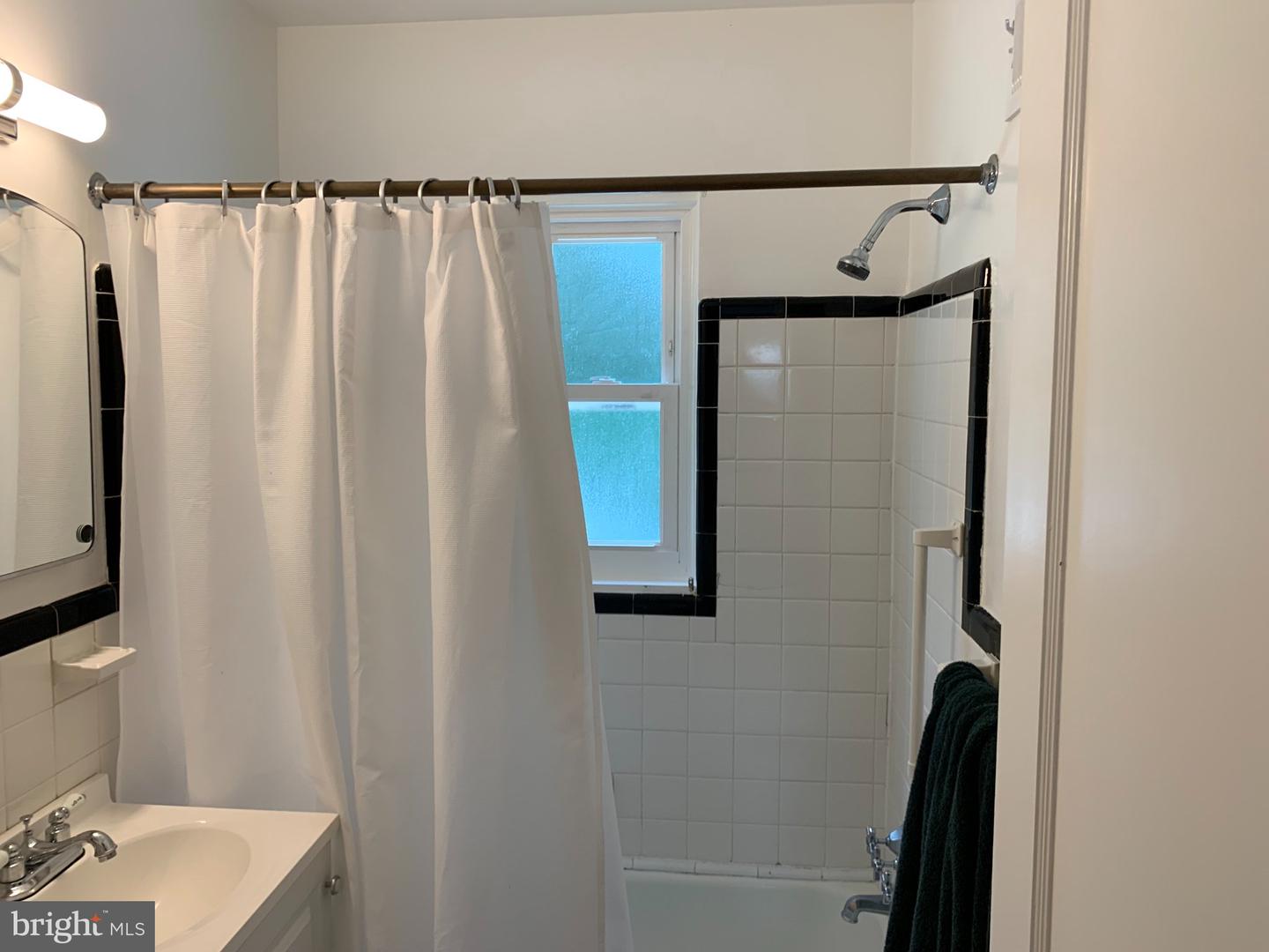 9 E Myrtle St Property Photo 16
