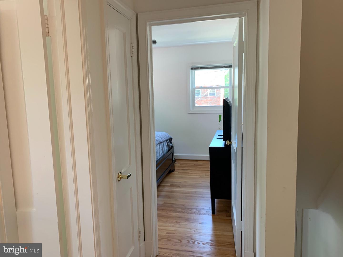 9 E Myrtle St Property Photo 18