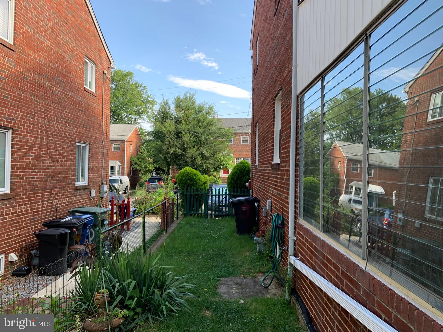 9 E Myrtle St Property Photo 22