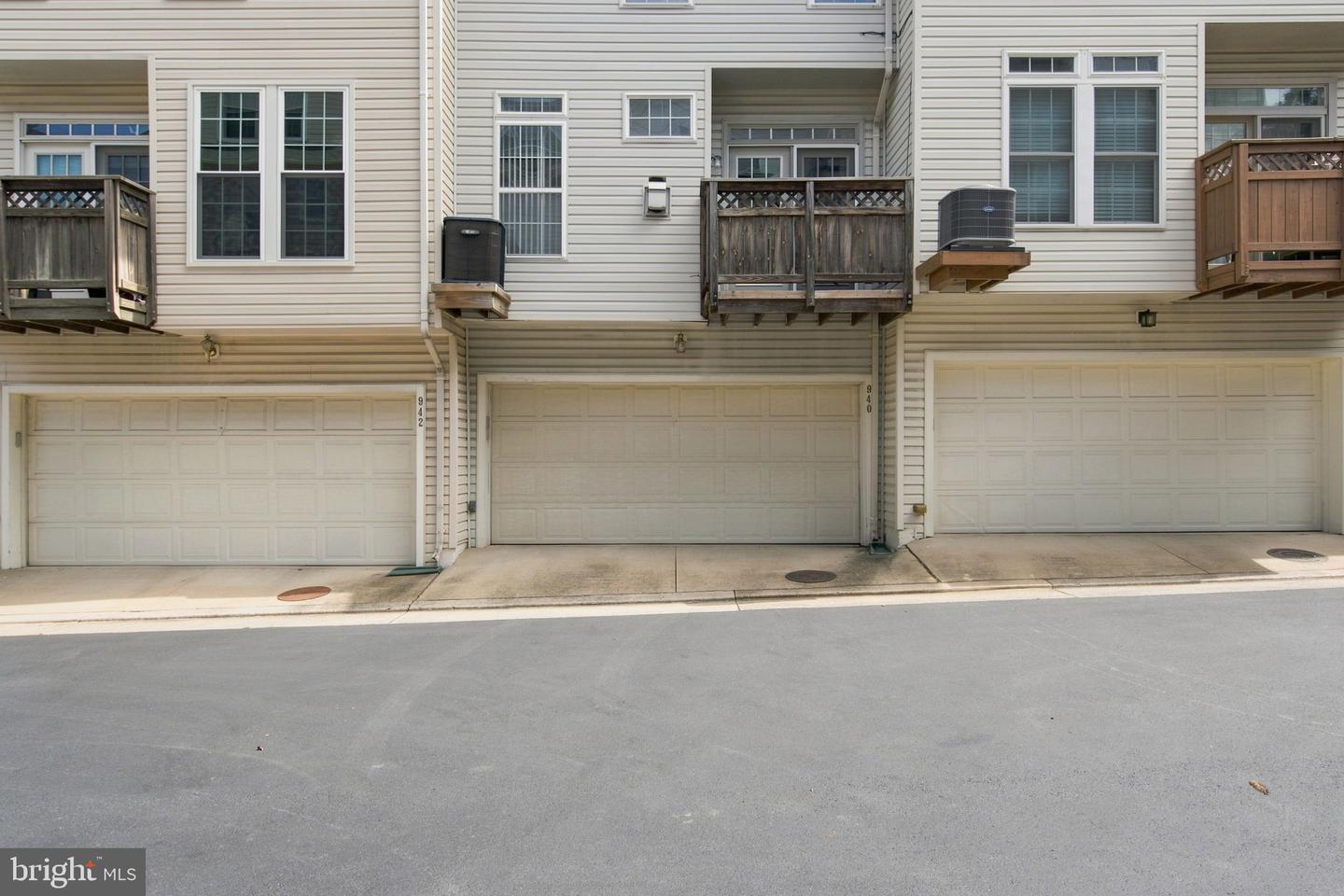 940 Harrison Cir Property Photo 33