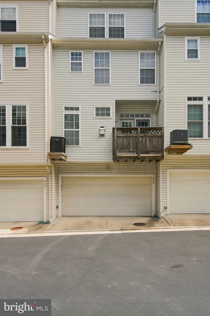 940 Harrison Cir Property Photo 34