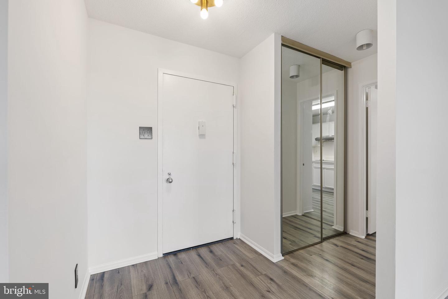 309 Yoakum Pkwy #1705 Property Photo 6