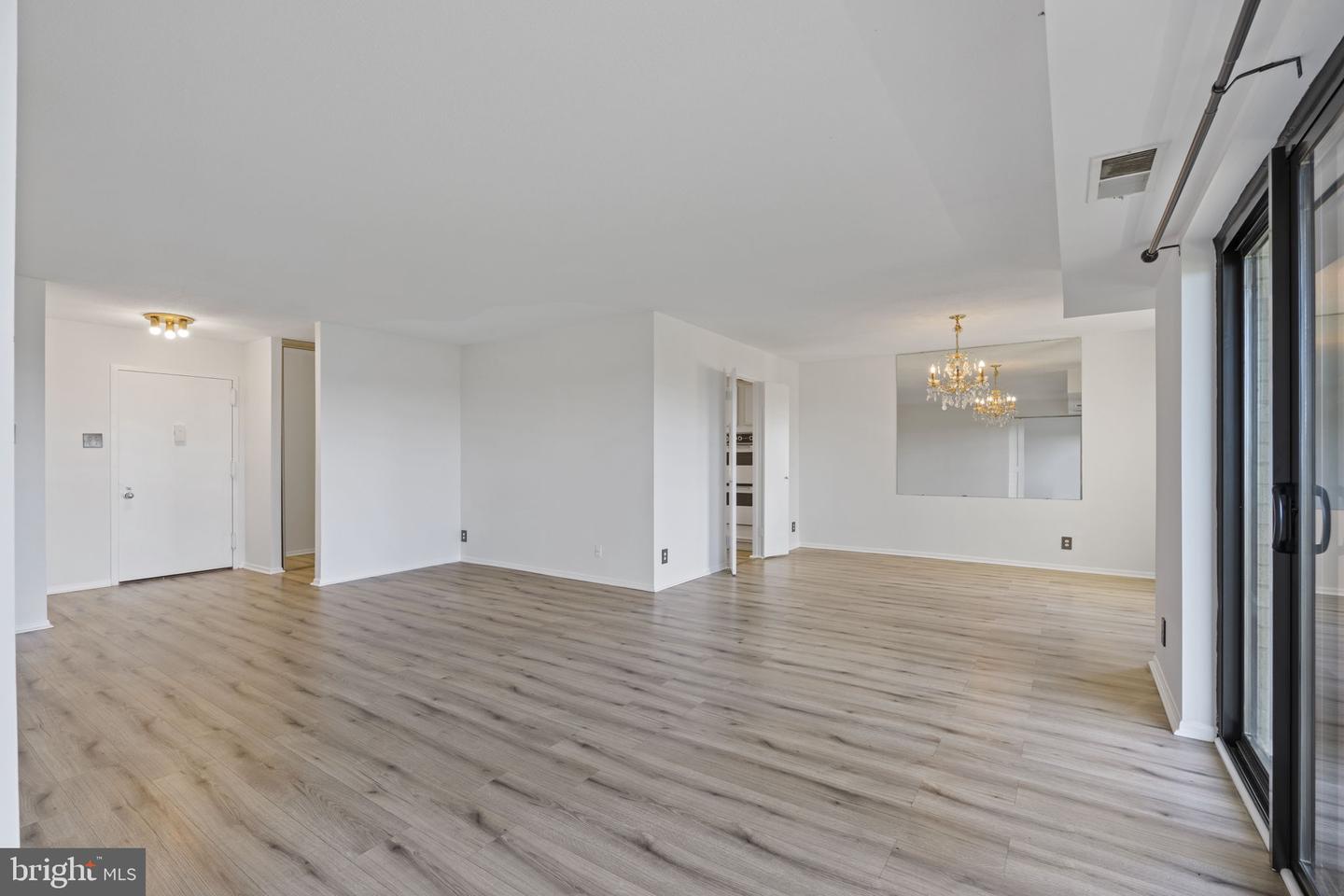 309 Yoakum Pkwy #1705 Property Photo 8