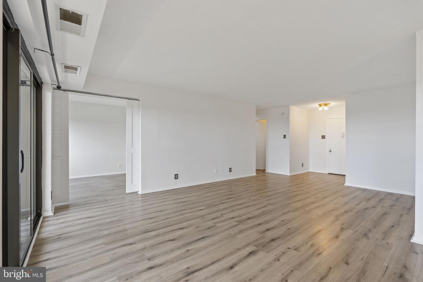 309 Yoakum Pkwy #1705 Property Photo 9