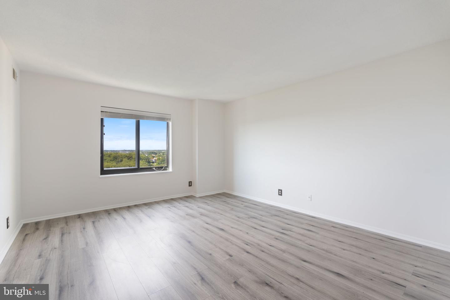 309 Yoakum Pkwy #1705 Property Photo 20