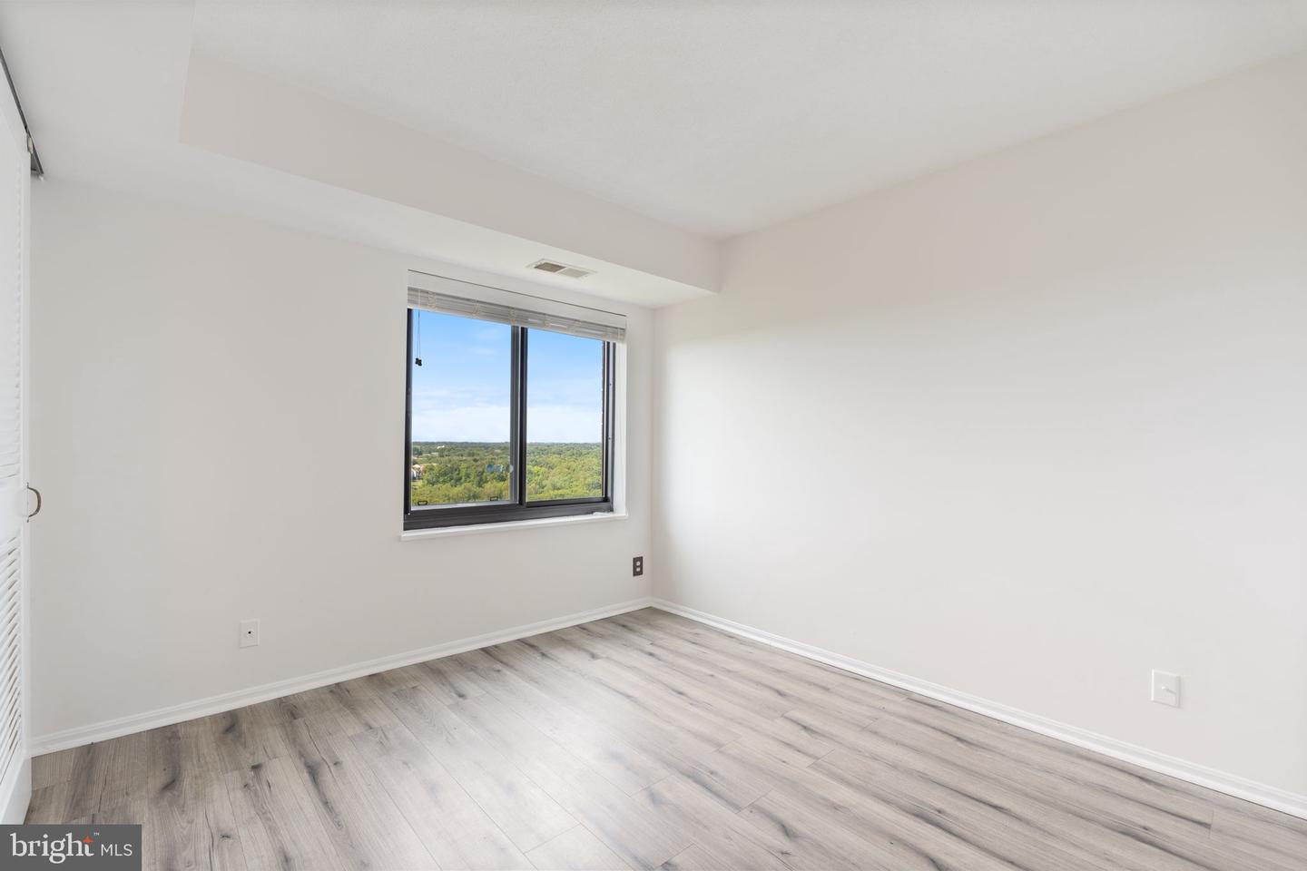 309 Yoakum Pkwy #1705 Property Photo 26