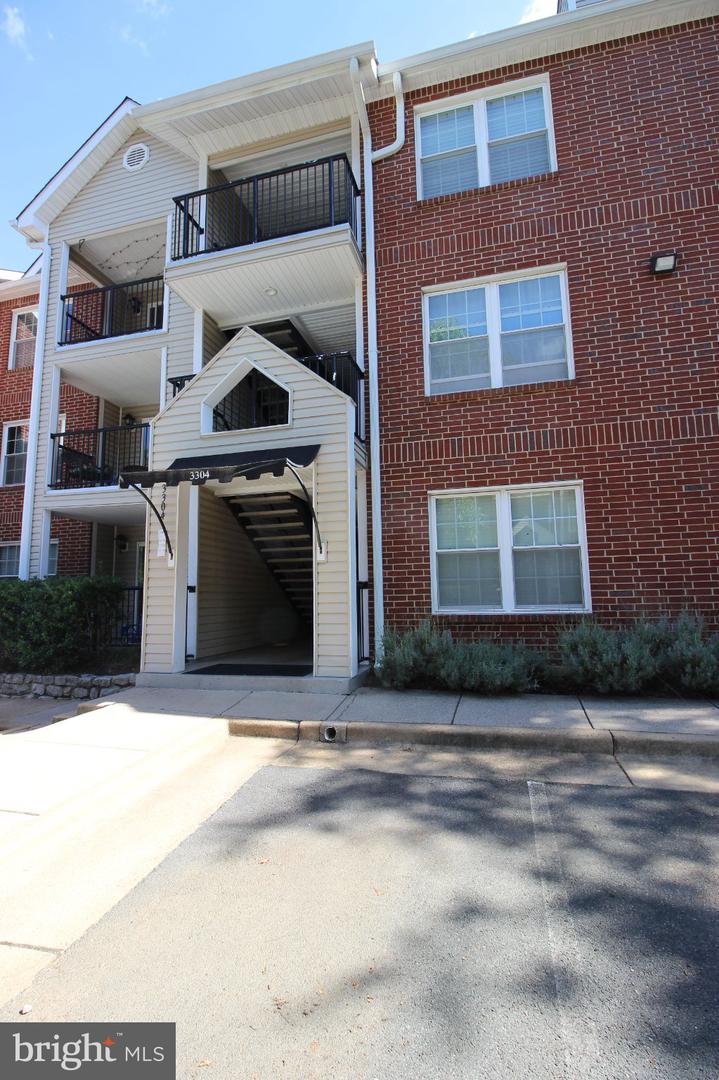3304 WYNDHAM CIR #334 Property Photo 1