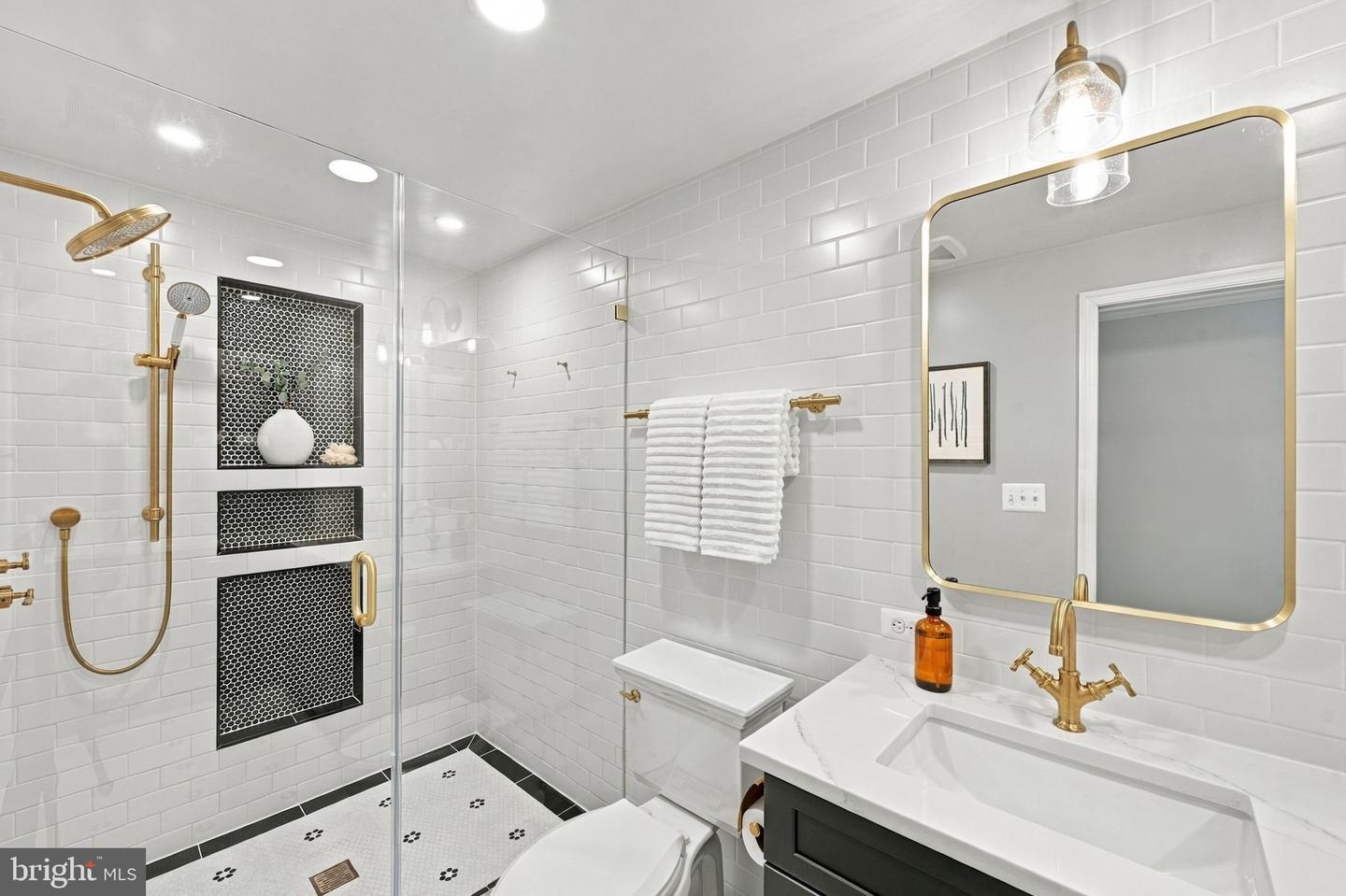 517 N Alfred St Property Photo 30