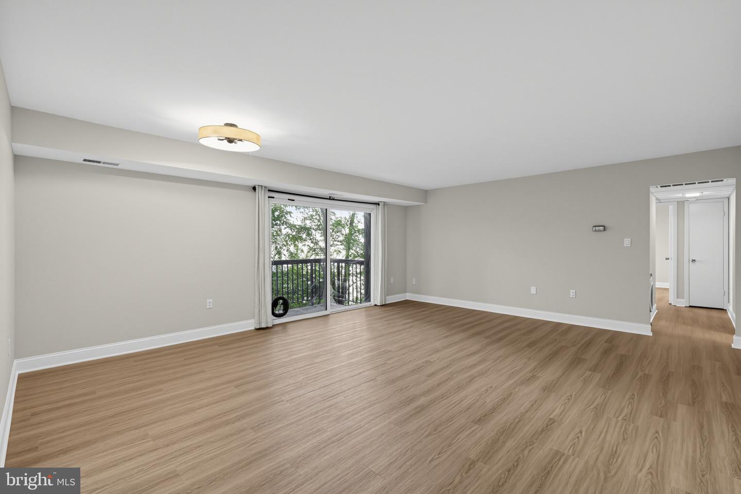 3320 S 28th St #203 Property Photo 4