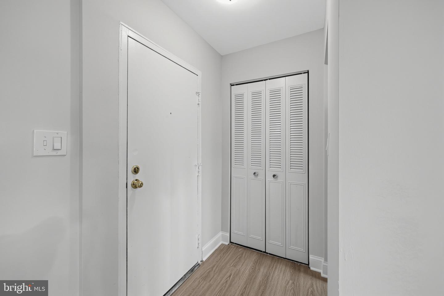 3320 S 28th St #203 Property Photo 6