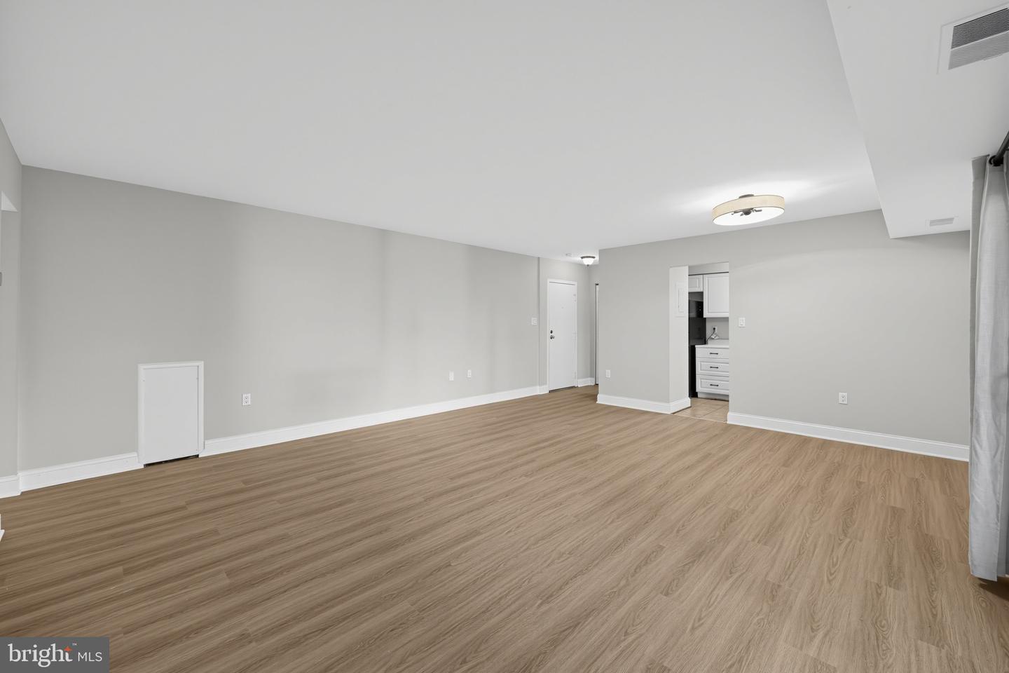 3320 S 28th St #203 Property Photo 8