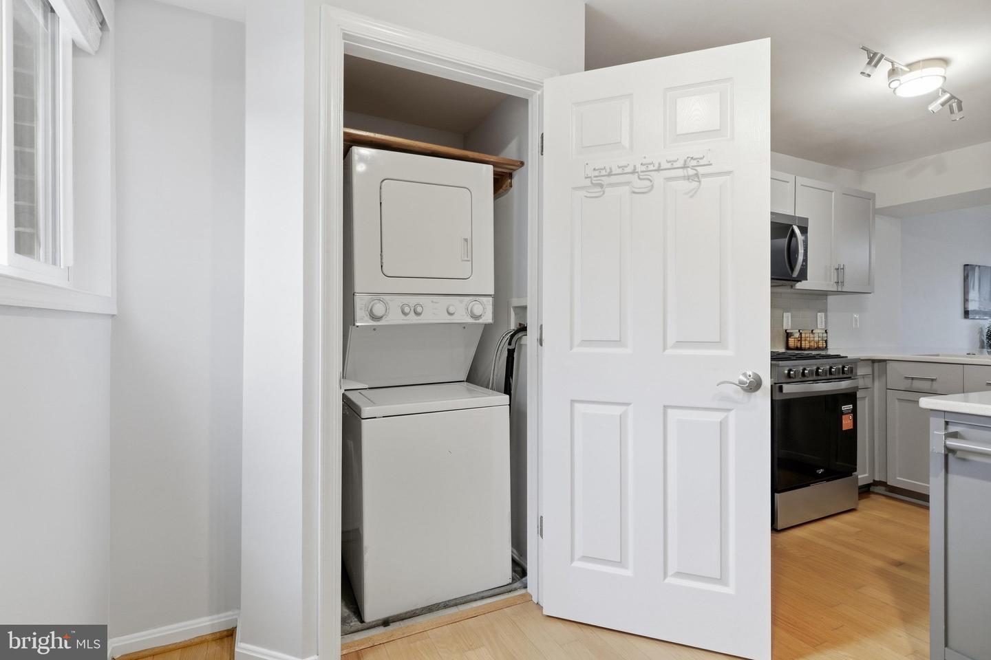 1453-a N Van Dorn St N #a Property Photo 11