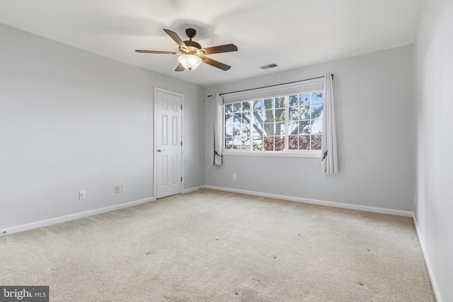 1453-a N Van Dorn St N #a Property Photo 15