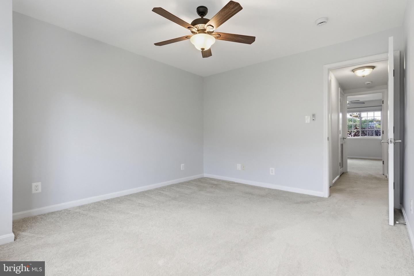 1453-a N Van Dorn St N #a Property Photo 17