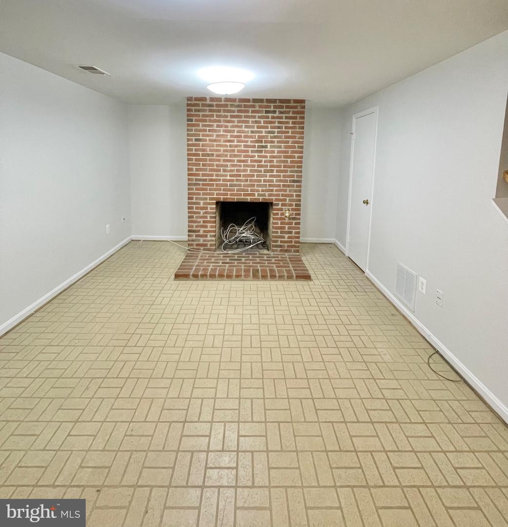 1208 W Abingdon Dr Property Photo 25