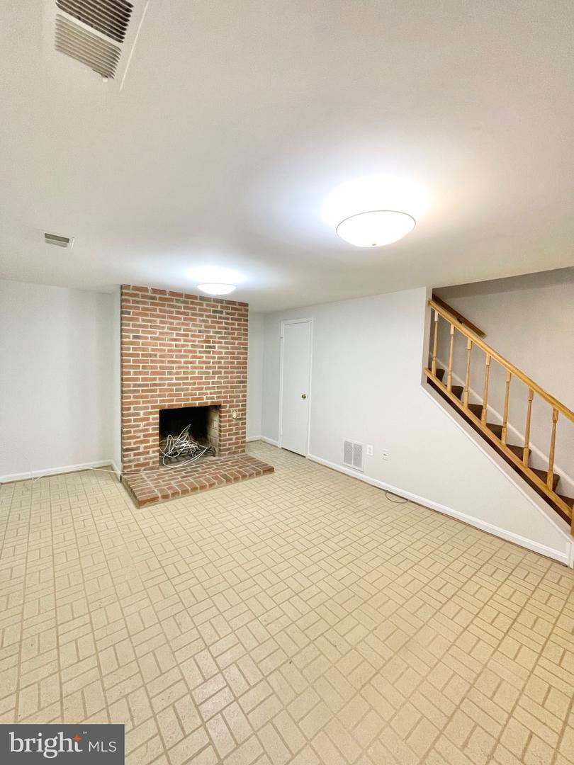 1208 W Abingdon Dr Property Photo 26