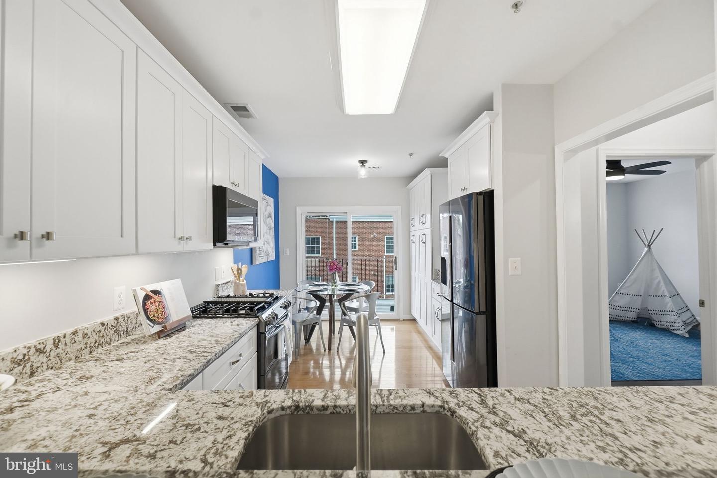 707 Massey Ln #b Property Photo 6