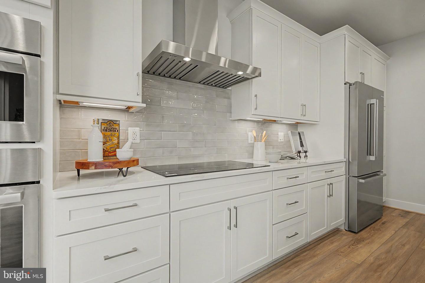 610 S Alfred St Property Photo 17