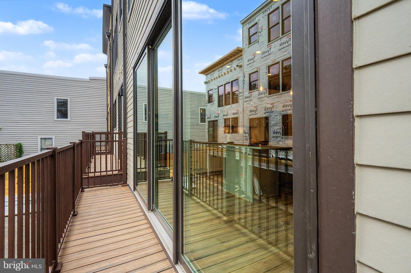 610 S Alfred St Property Photo 24