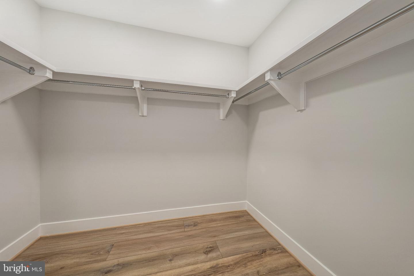 610 S Alfred St Property Photo 32
