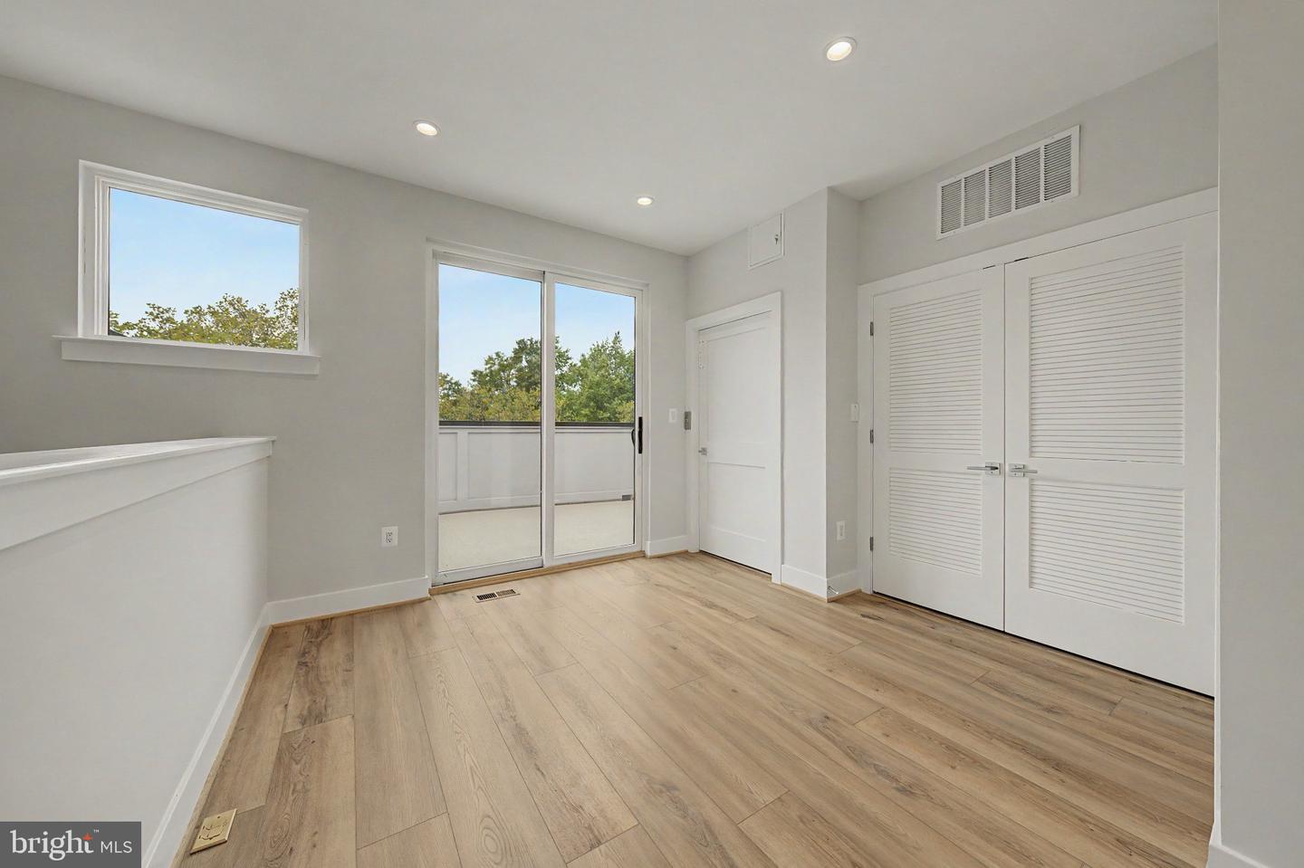 610 S Alfred St Property Photo 41