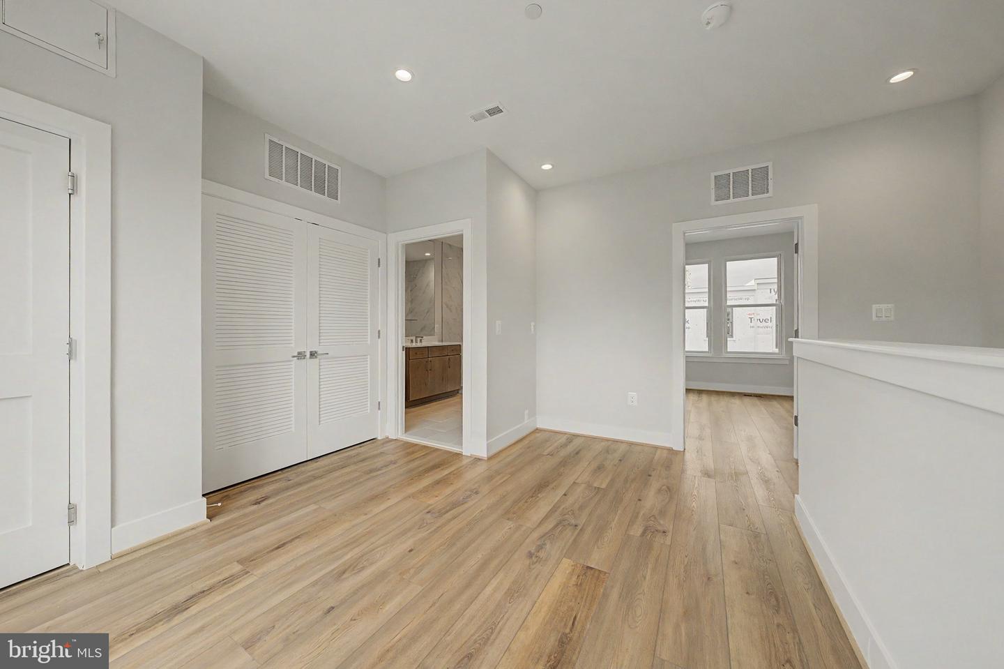 610 S Alfred St Property Photo 42